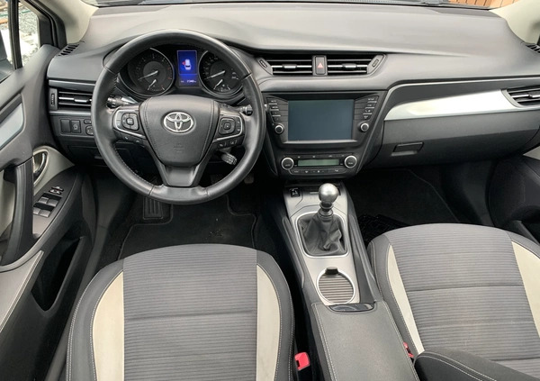 Toyota Avensis cena 49999 przebieg: 189000, rok produkcji 2015 z Kościerzyna małe 172